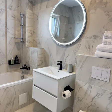 Апартаменты Modern Spacious Mountain View