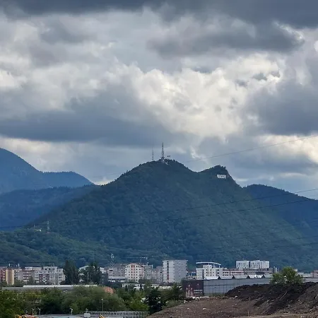 Stylish Mountain View Apt, Soho Apartamento