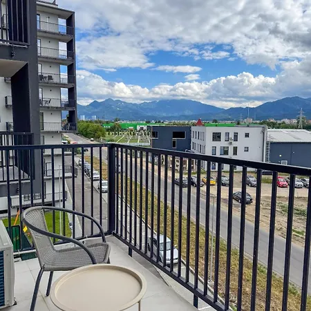 Modern Spacious Mountain View *