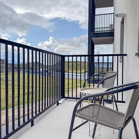 Modern Spacious Mountain View *