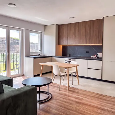Modern Spacious Mountain View Appartamento