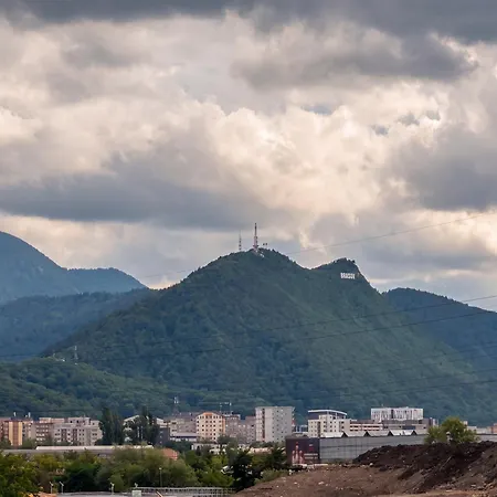 Апартаменты Modern Spacious Mountain View
