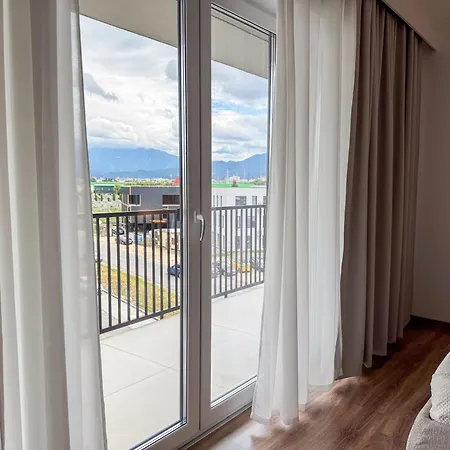 Modern Spacious Mountain View Брашов