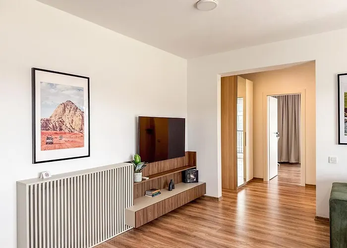 Stylish Mountain View Apt, Soho Braszów