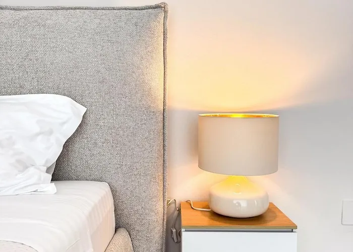 Stylish Mountain View Apt, Soho * Brasov